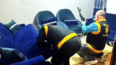 Ruhsatsız Silahlar Ele Geçirildi