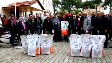 Kozan Çiftçilerine Ayçiçeği Tohumu Desteği