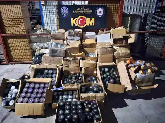 Adana'da 2 Ton Gümrük Kaçağı Nargile Tütünü Ele Geçirildi