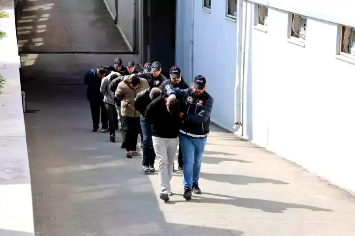 Adana'da Uyuşturucu Operasyonu: 4 Gözaltı