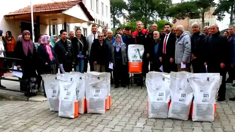 Kozan Çiftçilerine Ayçiçeği Tohumu Desteği